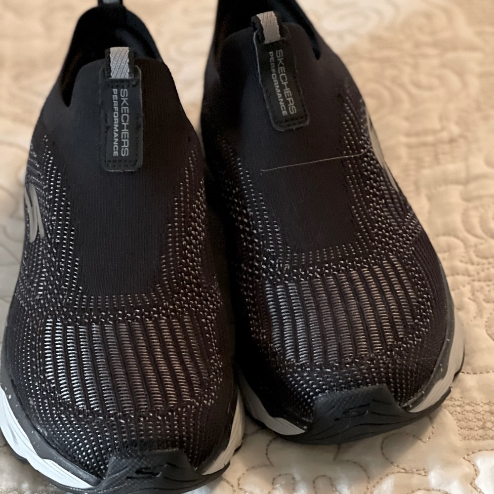 Sketchers Sneakers